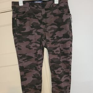 Democracy size 14w jeggin cargo pants